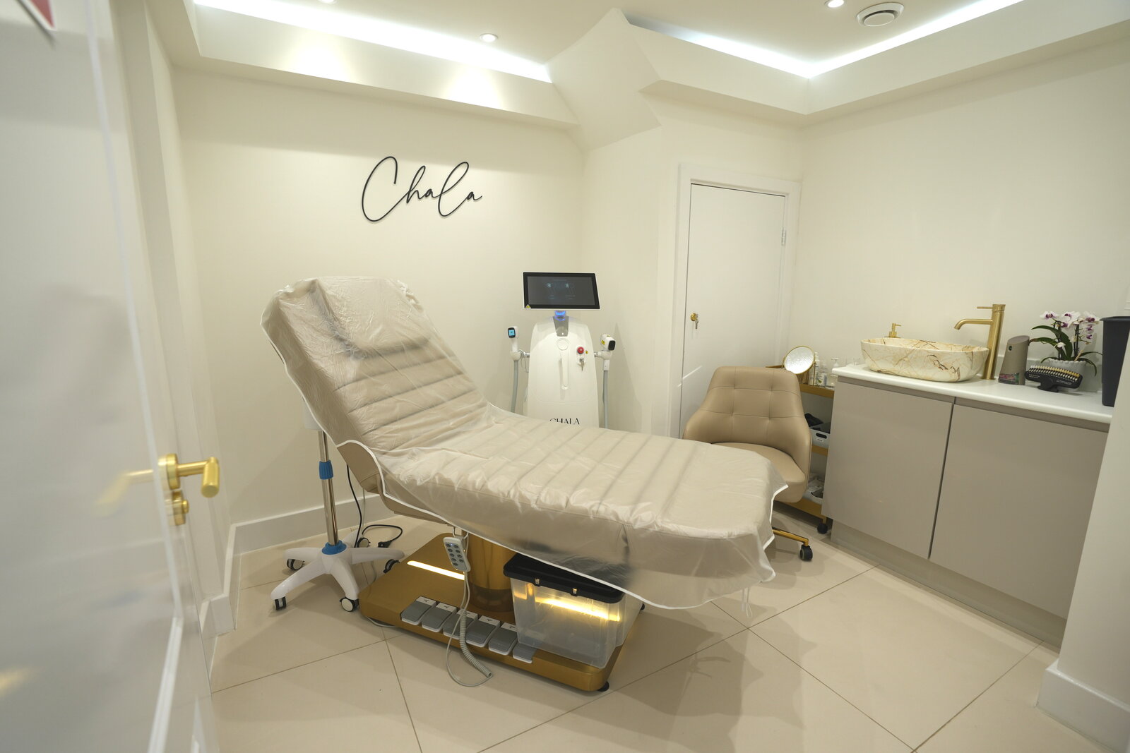 CHALA Clinic treatment room with luxurious interior